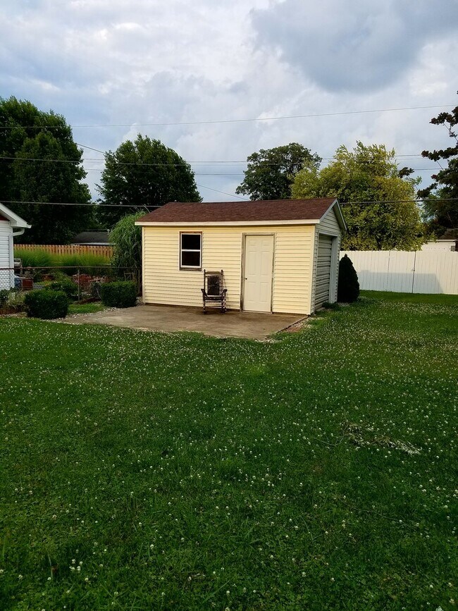 Building Photo - 3bed/1bath in Oakwood