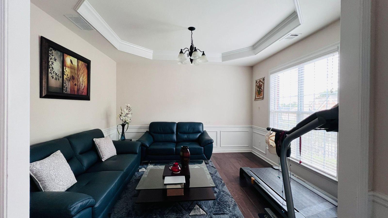 Building Photo - 725 Earlham Dr