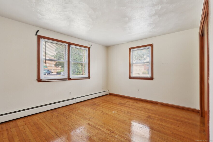 Bedroom 1 - 37 Cumberland Dr