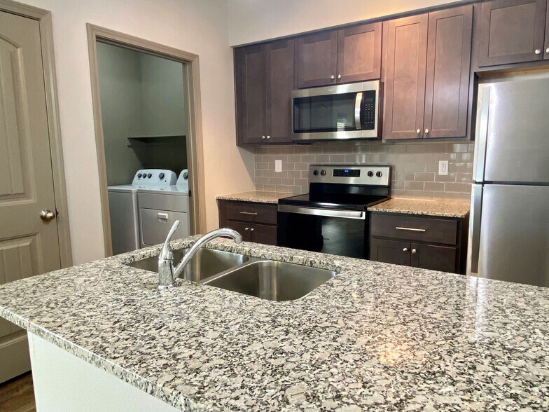 Lone Oak Apartments 1801 Lone Oak Rd Weatherford TX 76086 Apartment