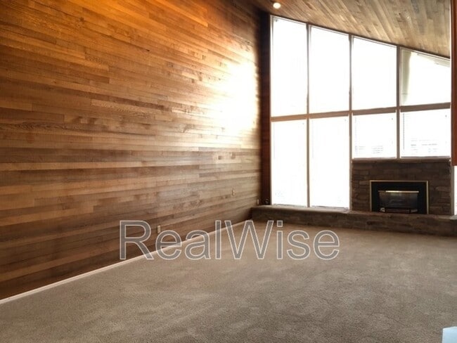 Building Photo - 7730 SW Eaker Pl