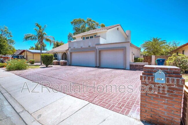 Building Photo - 1033 W Madero Ave