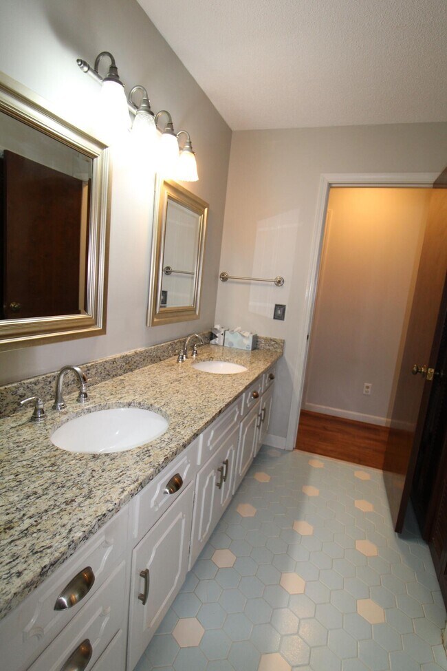 Building Photo - 50 Aubrey Cir