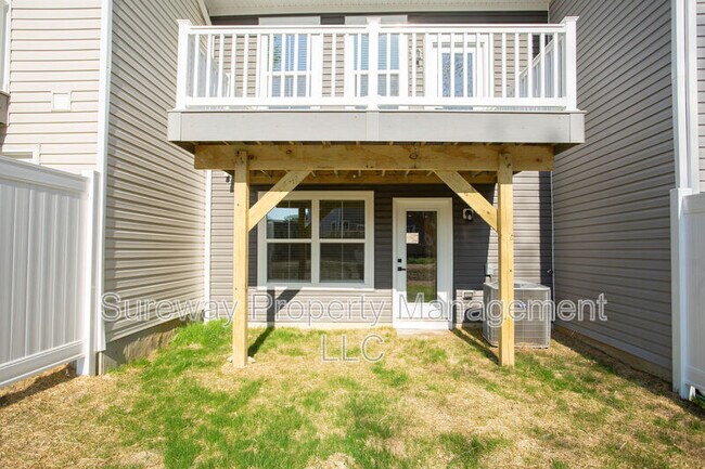 Building Photo - 8 Foxwood Dr
