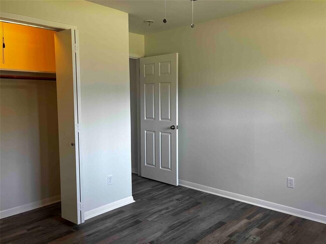 Building Photo - 8106 Mullins Dr