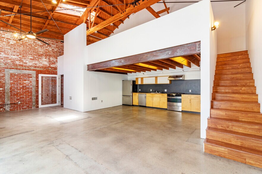 Building Photo - 2436 2nd St