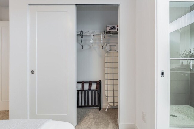 Building Photo - 1112 13th Ave