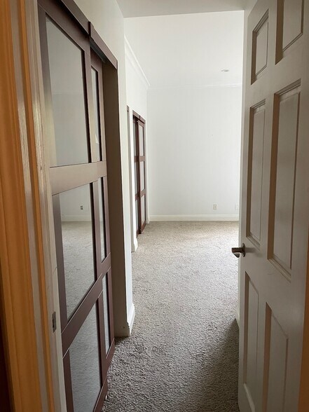 Building Photo - 1509 Greenfield Ave