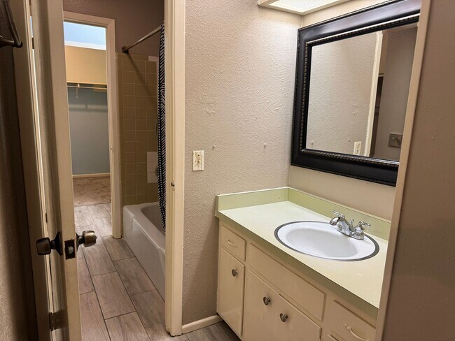 Building Photo - 11814 Song St