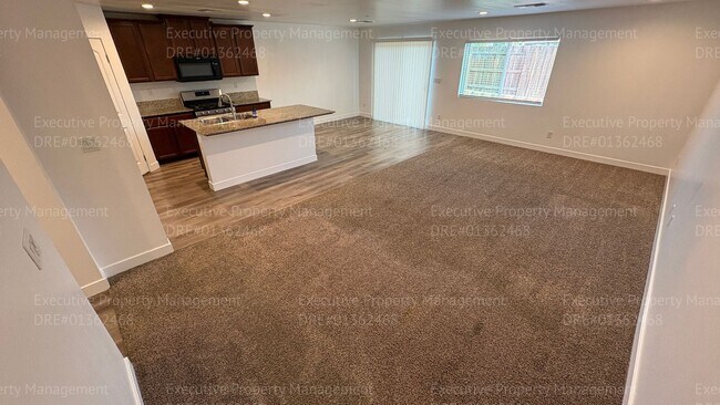 Building Photo - 5 bedroom, 2 bathroom, 3 car garage located near Taft Hwy/ Chevalier Rd