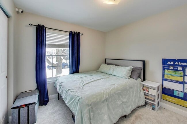 Building Photo - 9 Monroe Ct