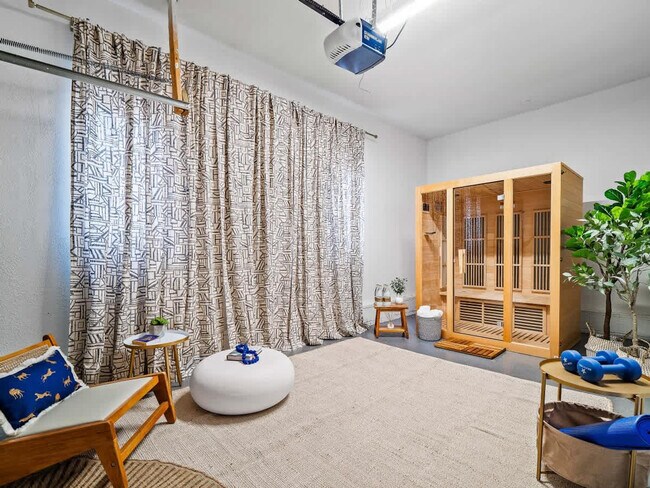 Building Photo - 2804 6th St