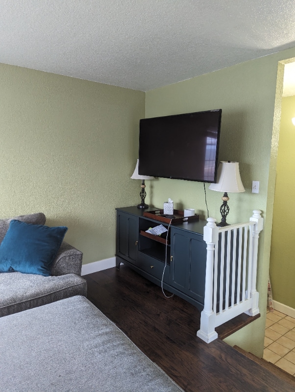 Building Photo - 123 Roseburg