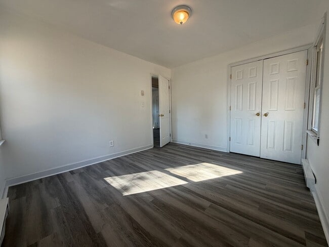 Building Photo - One story duplex