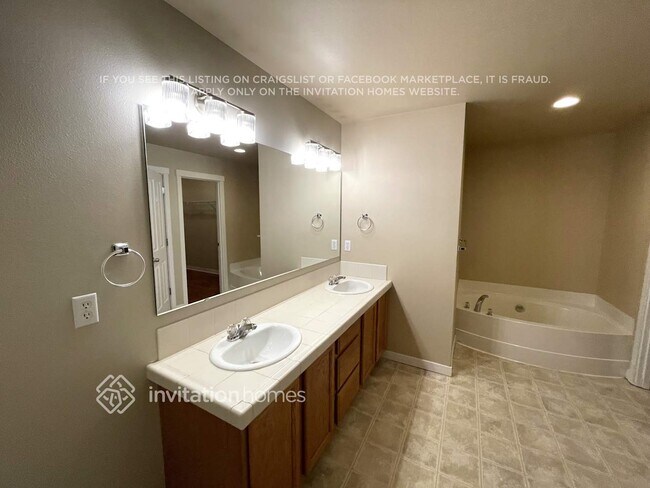 Building Photo - 14102 11th Pl W