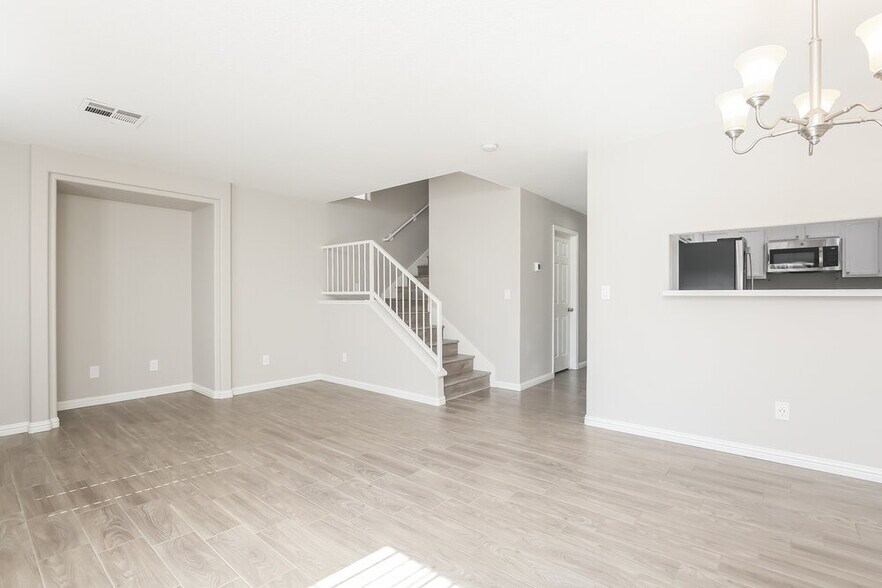 Building Photo - 5468 Mercantile St