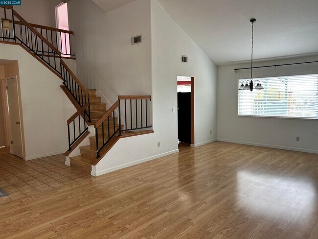 Building Photo - 445 Southport Way