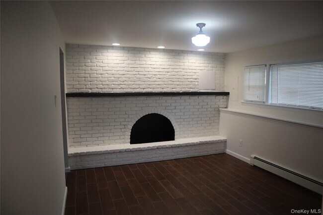 Building Photo - 32 Poplar Dr