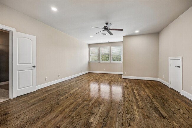 Building Photo - 2940 Payson St
