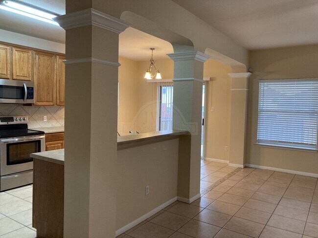 Building Photo - 6205 Nessy Dr