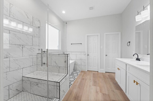 Building Photo - 478 Stephen F Austin Dr