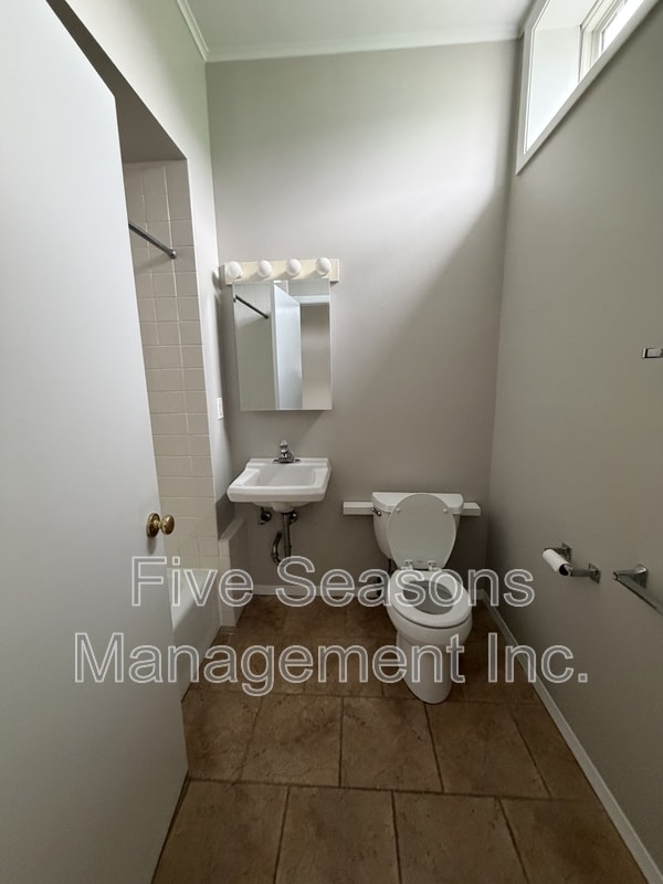 Building Photo - 194 North St