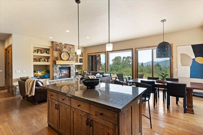 Building Photo - 4378 Sunrise Dr