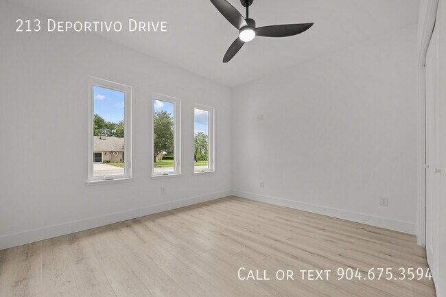 Building Photo - 213 Deportivo Dr