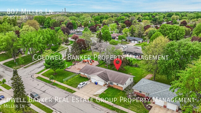 Building Photo - 807 Miller Ln