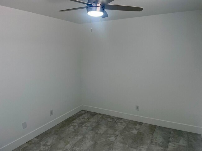 Building Photo - Fully Remodeled 3 bedroom Stallion Mountai...