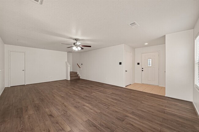 Building Photo - 1123 Desert Springs Ln