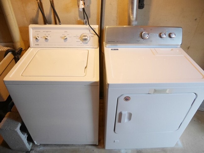 Building Photo - Move-In Ready 2-Bedroom End-Unit Townhouse Condo- Reisterstown, MD