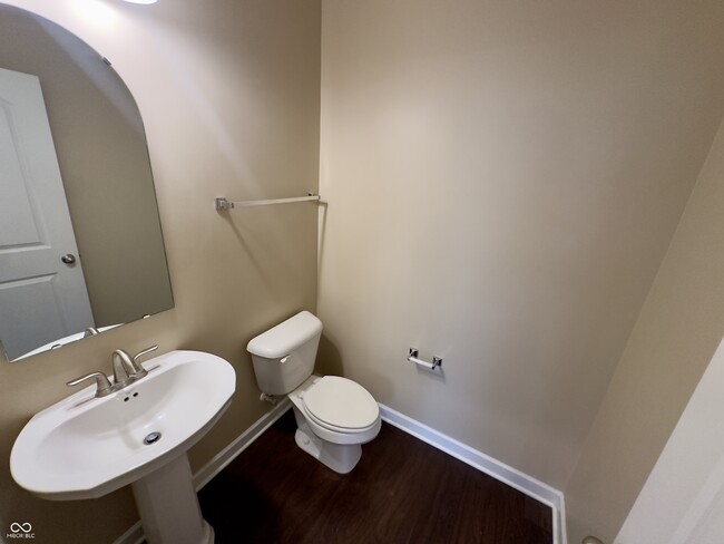 Building Photo - 9094 Demarest Dr