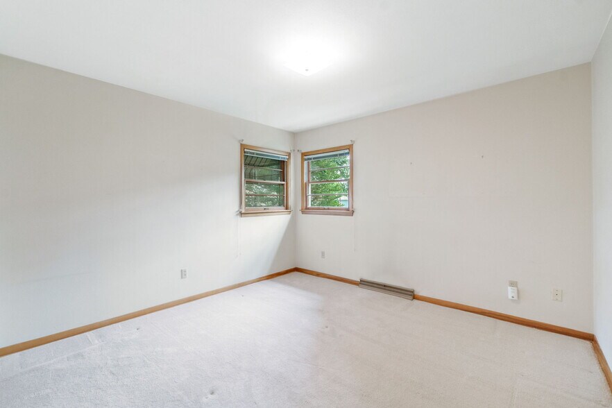 Building Photo - 1238 S Hill Dr