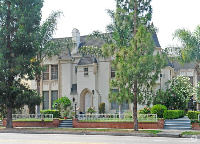 Building Photo - Olympic Castle