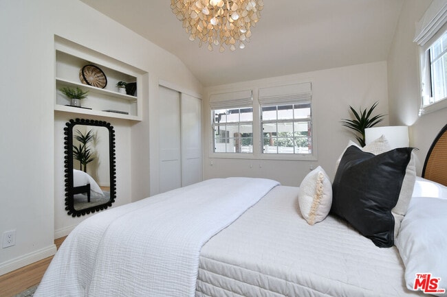 Building Photo - 12614 Morrison St