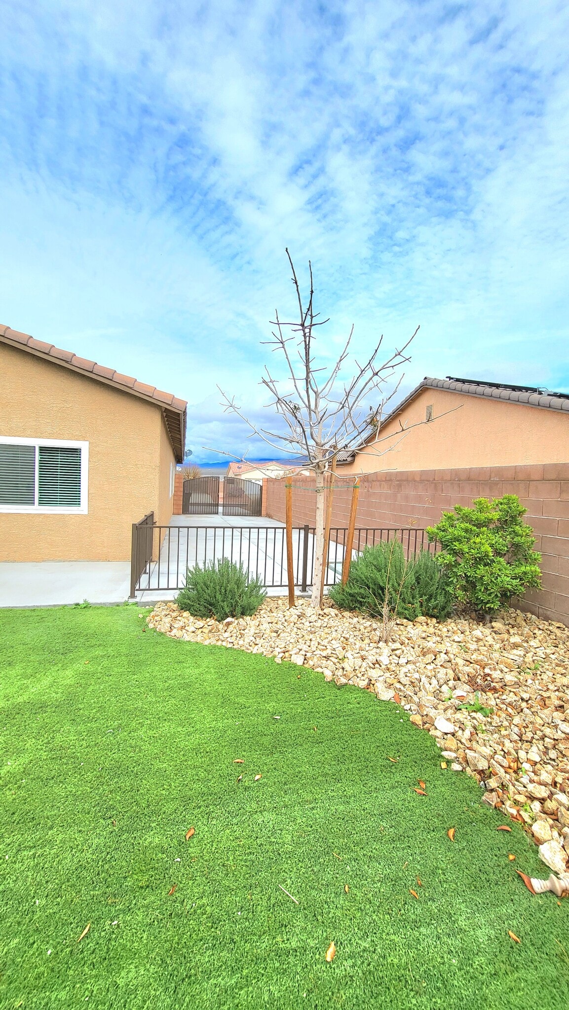 Building Photo - 5761 E Badlands Ln