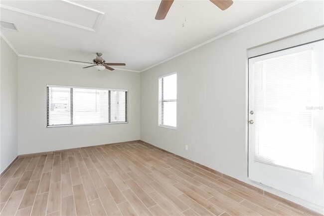 Building Photo - 2035 Goldenrod St