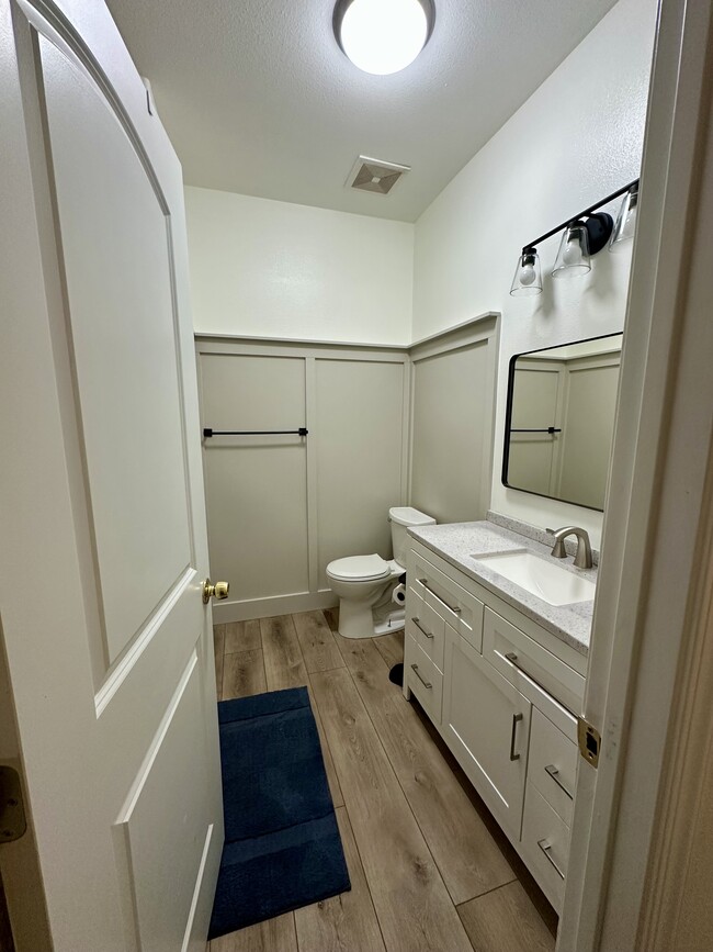 Building Photo - 54 N Burgan Ave