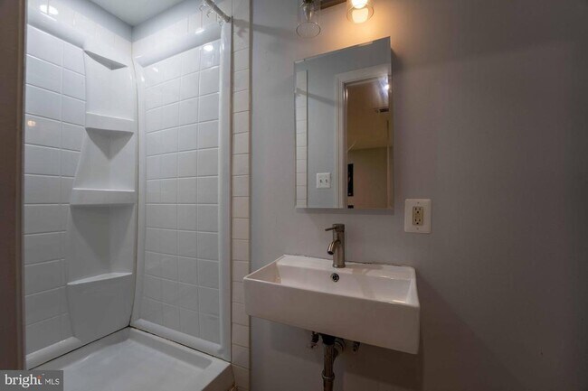 Building Photo - 18246 Fox Chase Cir