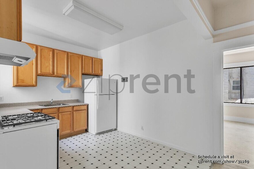 Building Photo - 1323 Leavenworth St