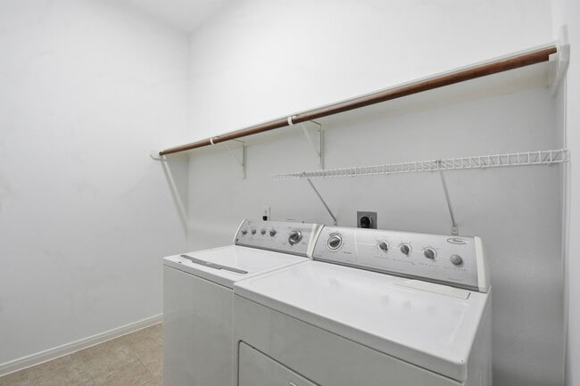 Building Photo - 18915 Rustling Ridge Dr