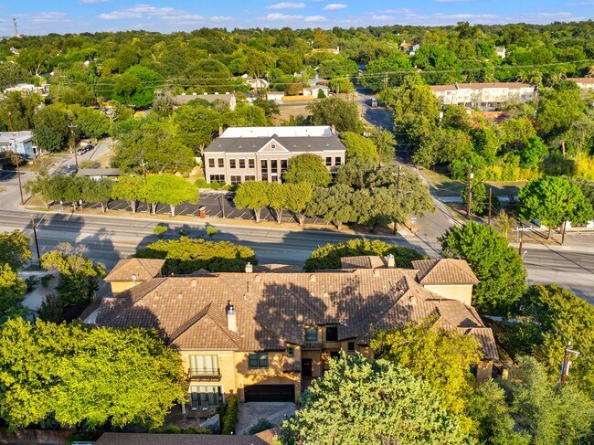 Building Photo - 123 Eaton St