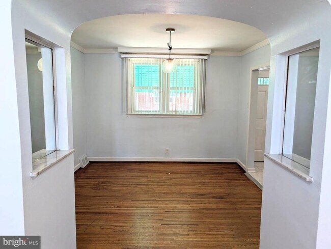 Building Photo - 1834 S 28th St