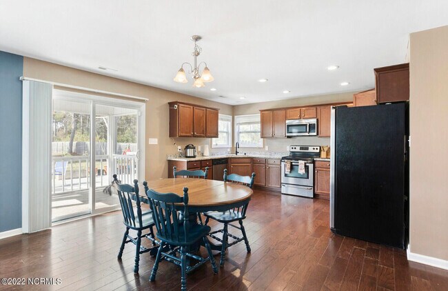 Building Photo - 191 Windfield Ln