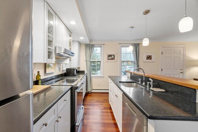 Building Photo - 54 Broadway Ave