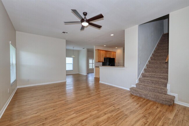 Building Photo - January Special offer 50% off First Month'...