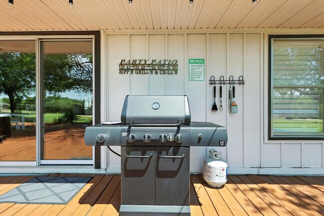 Building Photo - 2368 County Road 852-SI ID1055509P