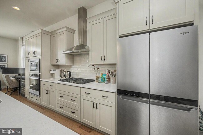 Building Photo - 300 Squire Dr
