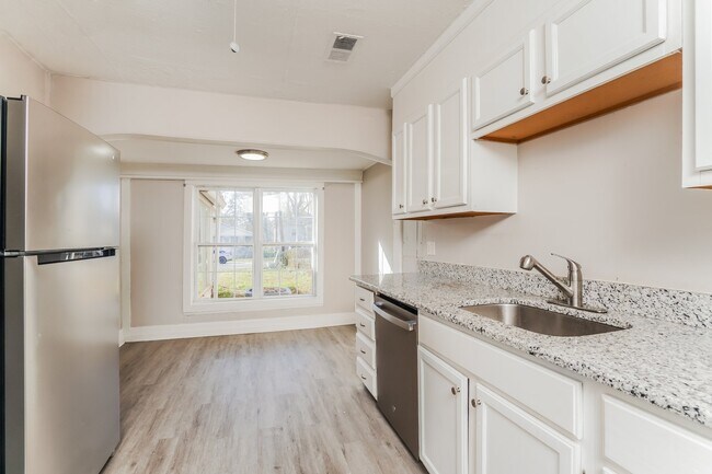 Building Photo - 820 Penn St